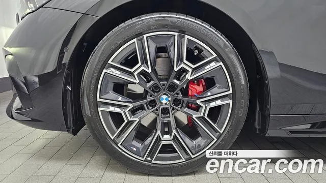 BMW 5-Series 5 серия (G60) 530i xDrive M Sport Pro Special Edition — Фото автомобиля 4