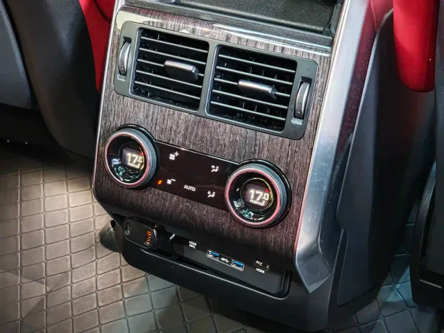 Land Rover Range Rover Sport — Фото автомобиля 12