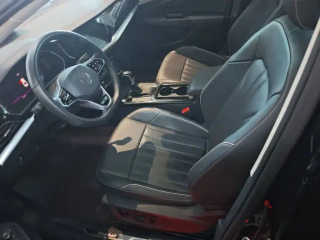 Volkswagen Passat — Фото автомобиля 14