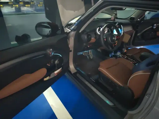 MINI Hatch — Фото автомобиля 12