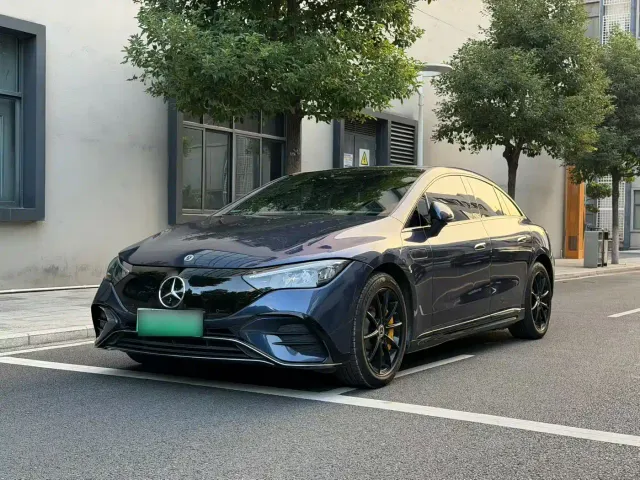 Фотография автомобиля — Mercedes-Benz EQE