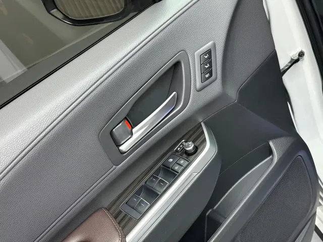 Toyota Sienna — Фото автомобиля 8