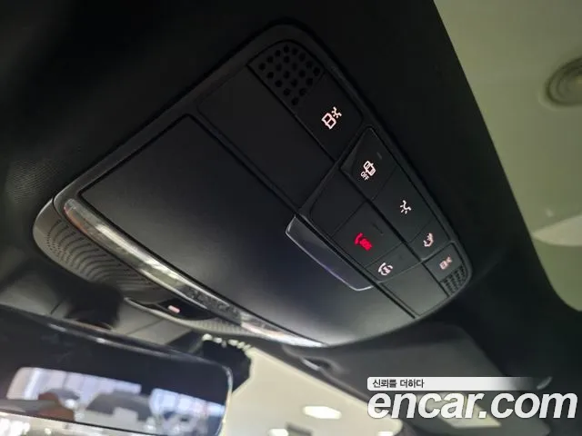 Mercedes-Benz E-Class — Фото автомобиля 17