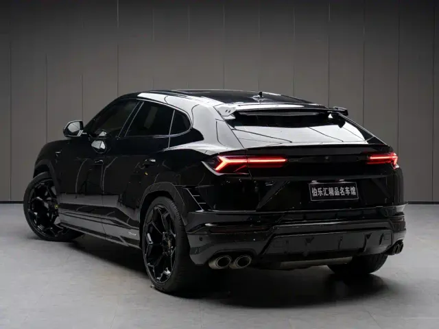 Lamborghini Urus — Фото автомобиля 5