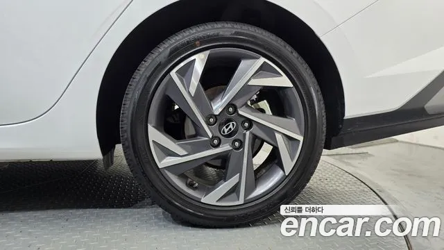 Hyundai AVANTE Новый Avante (CN7) — Фото автомобиля 20