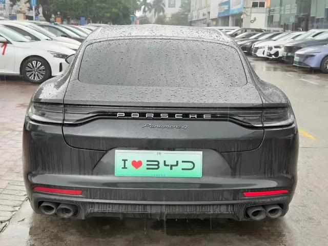 Porsche Panamera — Фото автомобиля 10