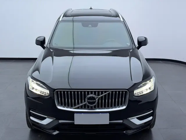 Volvo XC90 — Фото автомобиля 3