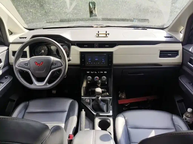 Wuling Zhengcheng — Фото автомобиля 12