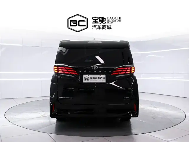 Toyota Alphard — Фото автомобиля 4