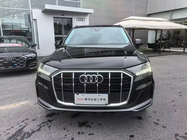 Audi Q7 — Фото автомобиля 2