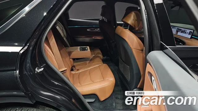 Genesis GV70 — Фото автомобиля 17