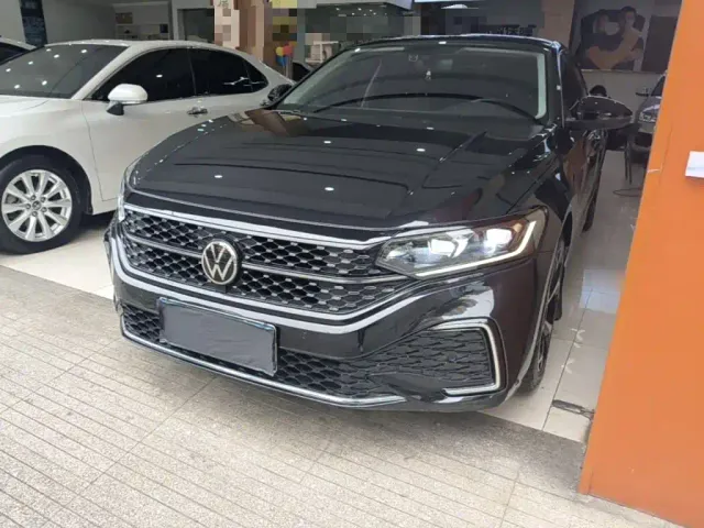 Фотография автомобиля — Volkswagen Passat