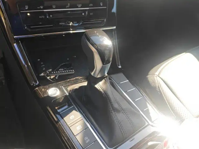 Volkswagen Passat — Фото автомобиля 16