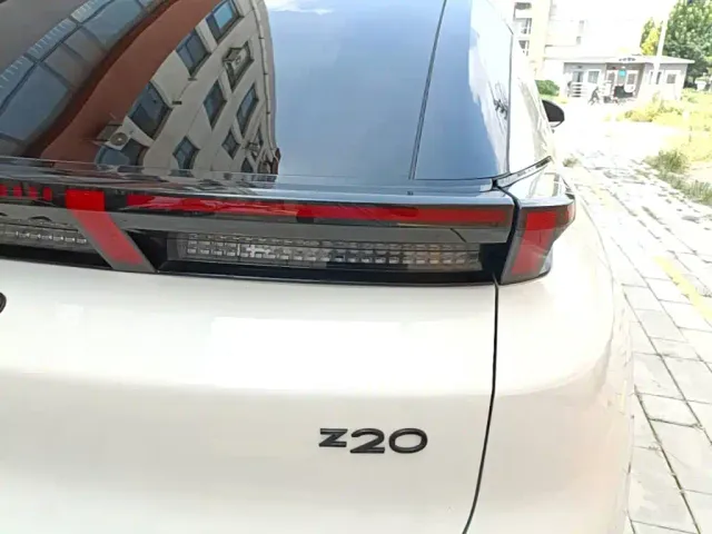 Lynk & Co Z20 — Фото автомобиля 23