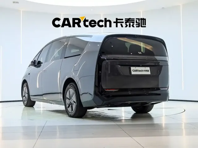 Li Auto MEGA — Фото автомобиля 7