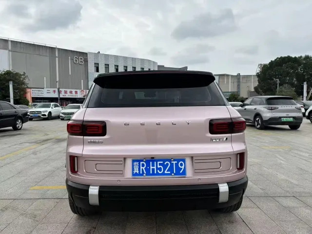 Geely ICON — Фото автомобиля 5