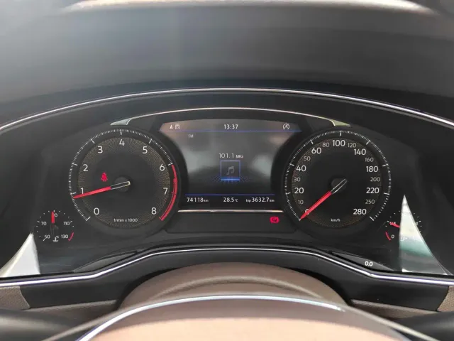 Volkswagen Phideon — Фото автомобиля 9