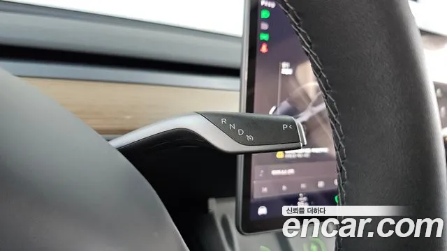 Tesla Model Y — Фото автомобиля 9