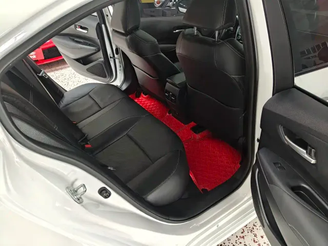 Toyota Corolla — Фото автомобиля 10