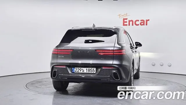 Genesis GV70 2.5T Бензин 2WD — Фото автомобиля 4