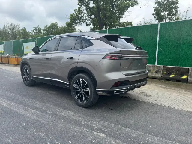 Roewe RX5 — Фото автомобиля 9