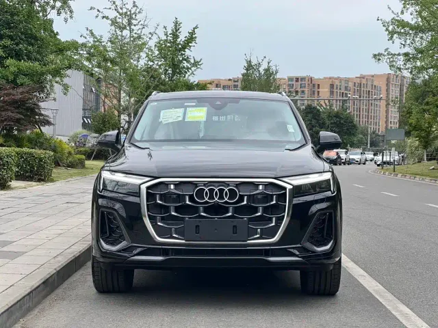 Audi Q7 — Фото автомобиля 2