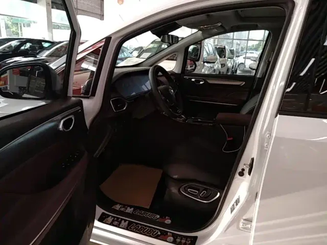 GAC Trumpchi M6 — Фото автомобиля 15