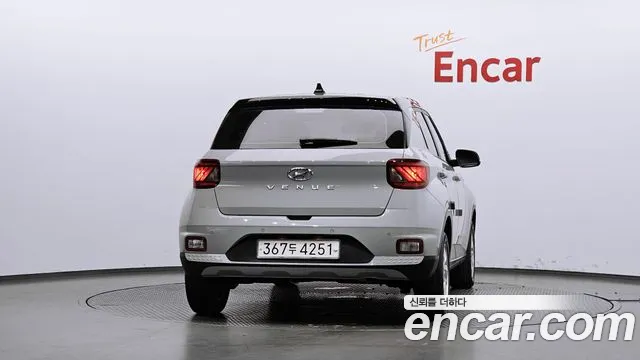 Hyundai Venue — Фото автомобиля 4