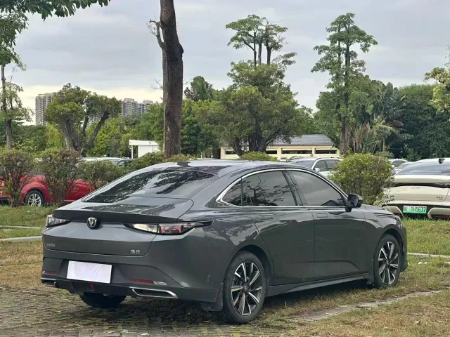 Changan Eado — Фото автомобиля 9