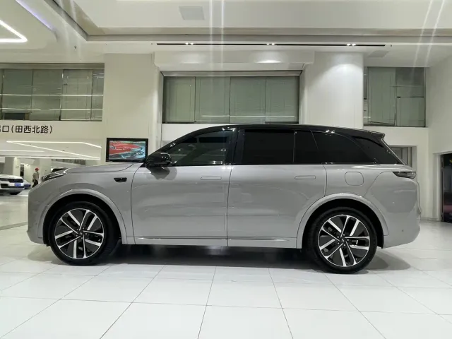 Li Auto L8 — Фото автомобиля 3