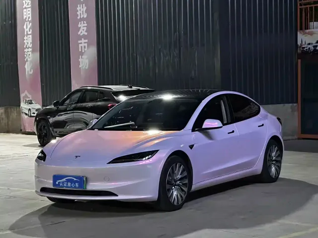 Фотография автомобиля — Tesla Model 3