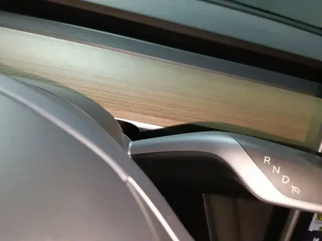 Tesla Model Y — Фото автомобиля 13
