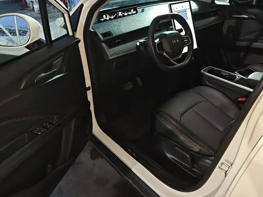 Nezha Auto Nezha V 2022 Tide 300 Lite Ternary Lithium — Фото автомобиля 15
