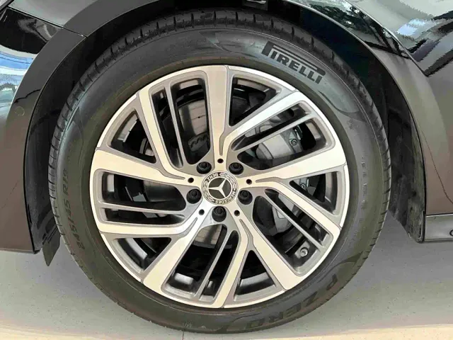 Mercedes-Benz E-Class — Фото автомобиля 13