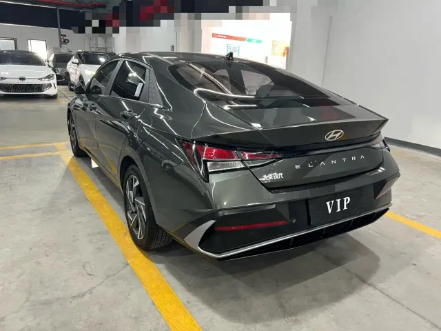 Hyundai Elantra — Фото автомобиля 6