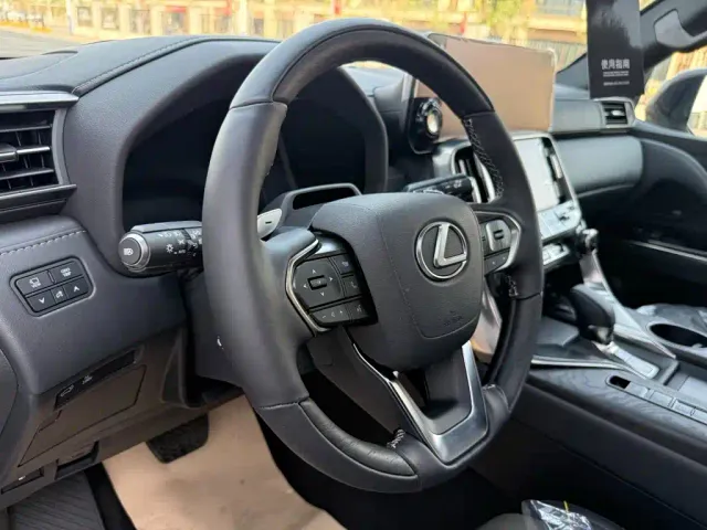 Lexus LX — Фото автомобиля 11