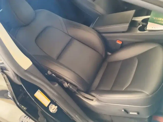 Tesla Model Y — Фото автомобиля 24