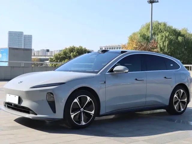 Nio ET5 Touring — Фото автомобиля 2
