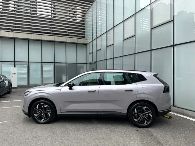 Volvo XC70 Plug-in Hybrid — Фото автомобиля 5