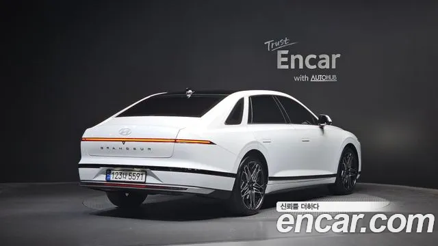 Hyundai Grandeur GN7 — Фото автомобиля 2