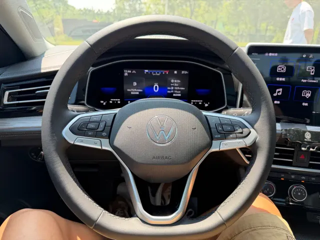 Volkswagen Sagitar — Фото автомобиля 11