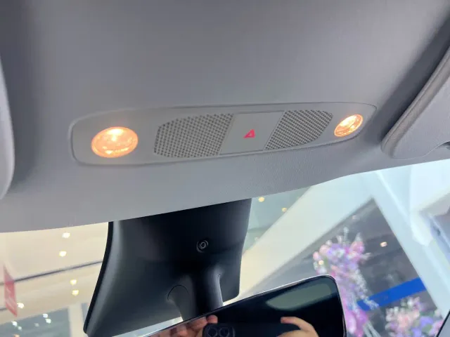 Tesla Model Y — Фото автомобиля 16