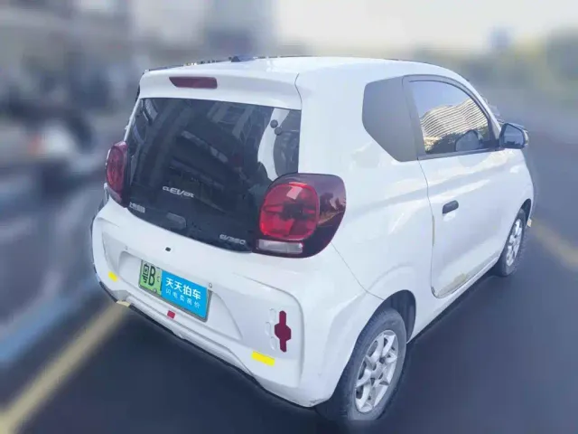 Roewe Clever — Фото автомобиля 2