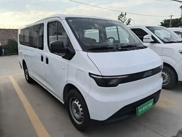 JMC E-Fushun — Фото автомобиля 3