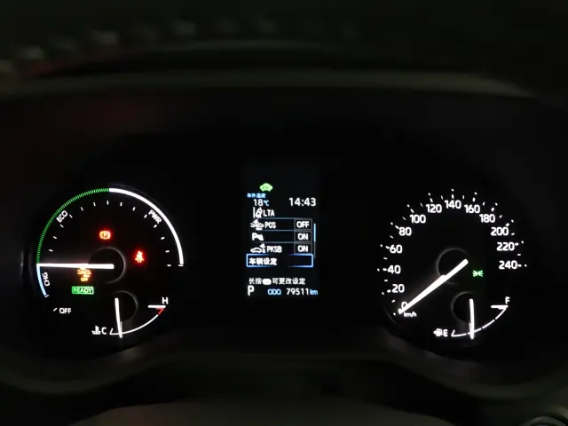 Toyota Sienna — Фото автомобиля 20