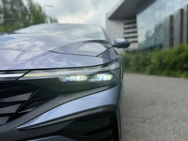 Hyundai Elantra — Фото автомобиля 11