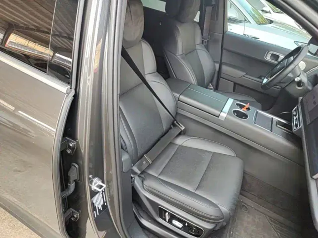 Li Auto L7 — Фото автомобиля 24