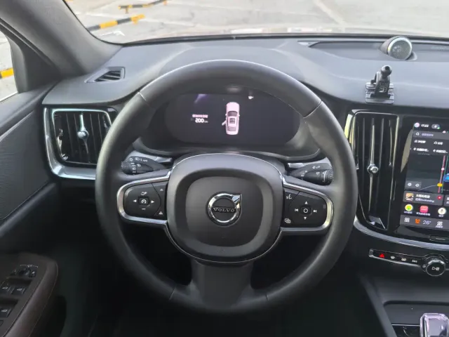 Volvo S60 — Фото автомобиля 11