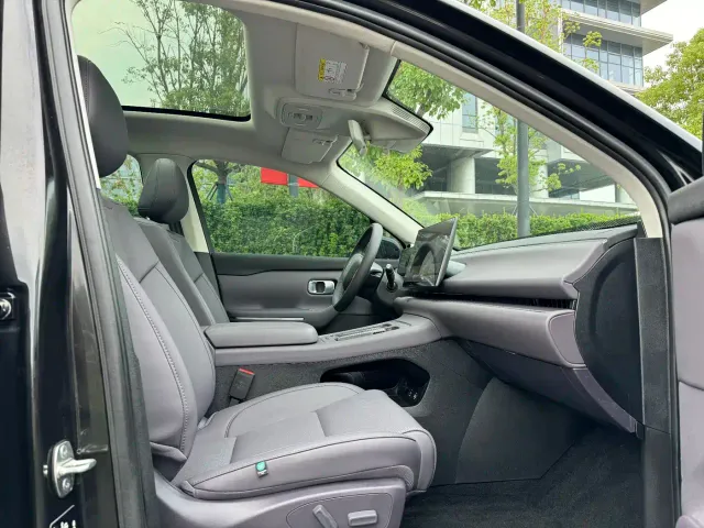 Leapmotor C10 — Фото автомобиля 18