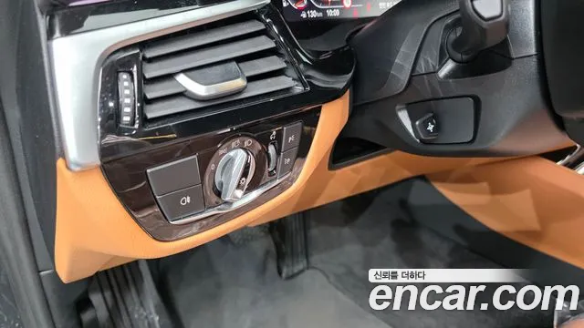 BMW 5 Series G30 — Фото автомобиля 16